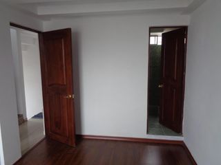 Foto 8 de GUAMANI CASA DE VENTA PORTAL DE ALCALA 3 HAB 176m CONJ. CON PISCINA
