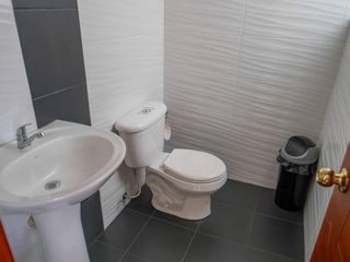 Foto 8 de SUITE EN VENTA URBANIZACIÓN EL CONDADO 78 M²