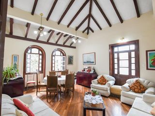 Foto 6 de ¡Oportunidad Única en el Centro Norte! Casa con Potencial de Inversión