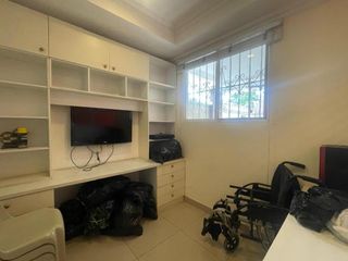 Foto 11 de Casa en Alborada X en Venta - Propiedad Amplia