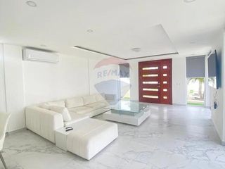 Foto 5 de En Venta casa en Urbanizacion exclusiva de Manta