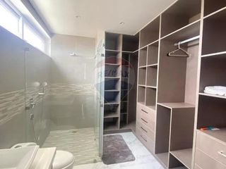 Foto 9 de En Venta casa en Urbanizacion exclusiva de Manta