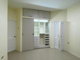 Foto 10 de SE VENDE HERMOSA CASA EN CHONE, AV. ELOY ALFARO