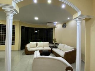 Foto 5 de SE VENDE HERMOSA CASA EN CHONE, AV. ELOY ALFARO