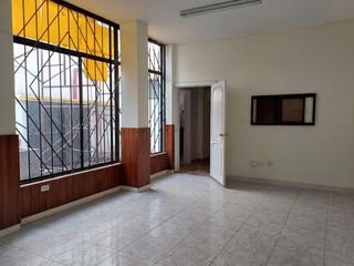 Foto 24 de AMPLIA CASA COMERCIAL EN RENTA EL BATAN $3.200