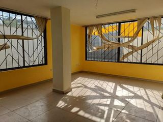 Foto 11 de AMPLIA CASA COMERCIAL EN RENTA EL BATAN $3.200