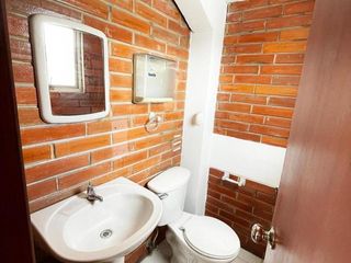 Foto 12 de ARRIENDO BODEGA / GALPÓN DE 150 M2 EN AV. GALO PLAZA LASSO