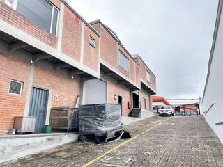 Foto 16 de ARRIENDO BODEGA / GALPÓN DE 150 M2 EN AV. GALO PLAZA LASSO