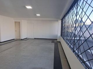 Foto 3 de Rento Oficina espacios 54m2 Av El Inca 2do piso