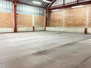 Foto 16 de ARRIENDO BODEGA / GALPÓN DE 400 M2 EN AV. GALO PLAZA LASSO