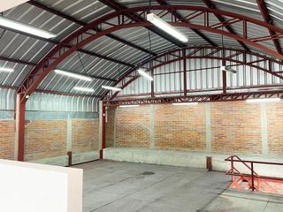 Foto 14 de ARRIENDO BODEGA / GALPÓN DE 400 M2 EN AV. GALO PLAZA LASSO