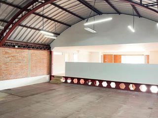 Foto 17 de ARRIENDO BODEGA / GALPÓN DE 400 M2 EN AV. GALO PLAZA LASSO
