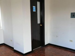 Foto 22 de ARRIENDO OFICINA 180m2 1500USD GASPAR DE VILLARROEL