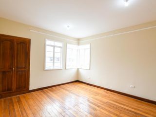 Foto 6 de Renta casa comercial 295m2 Mariscal Foch 2 Pisos