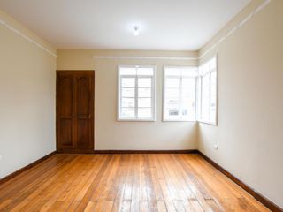 Foto 7 de Renta casa comercial 295m2 Mariscal Foch 2 Pisos
