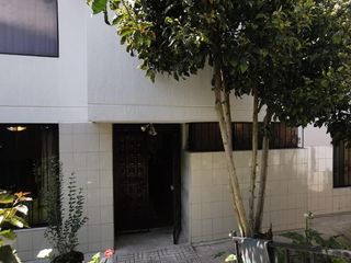 Foto 1 de CASA COMERCIAL DE ARRIENDO RUMIPAMBA UTE