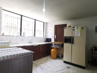 Foto 11 de CASA COMERCIAL DE ARRIENDO RUMIPAMBA UTE