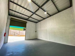 Foto 7 de RENTO BODEGAS EN PIFO