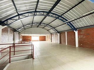 Foto 16 de ARRIENDO BODEGA / GALPÓN DE 400 M2 EN AV. GALO PLAZA LASSO
