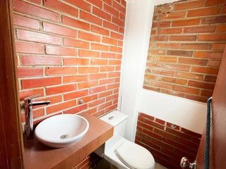 Foto 13 de ARRIENDO BODEGA / GALPÓN DE 400 M2 EN AV. GALO PLAZA LASSO