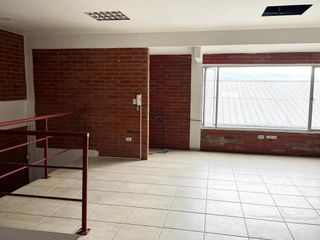 Foto 14 de ARRIENDO BODEGA / GALPÓN DE 400 M2 EN AV. GALO PLAZA LASSO