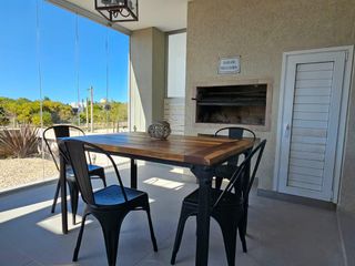 Foto 7 de Departamento en alquiler  Temporario   2 amb  PB con  jardin propio Costa Esmeralda  9621