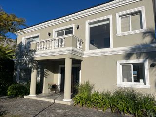 Foto 13 de Casa sobre laguna en Altamira