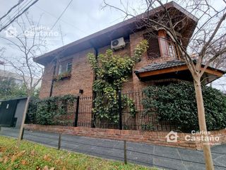 Foto 19 de Exc. Chalet en Esquina, Todo Reciclado a Nuevo con Detalles de Categoría