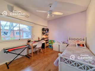 Foto 7 de Exc. Chalet en Esquina, Todo Reciclado a Nuevo con Detalles de Categoría