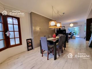 Foto 1 de Exc. Chalet en Esquina, Todo Reciclado a Nuevo con Detalles de Categoría