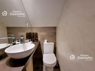 Foto 13 de Exc. Chalet en Esquina, Todo Reciclado a Nuevo con Detalles de Categoría