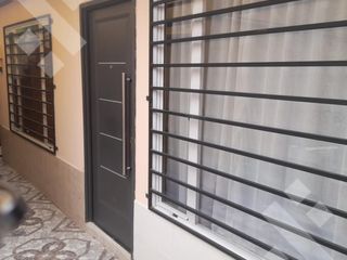 Foto 2 de ALQUILER CASA 1 DORMITORIO - B° GARCÍA BAYÓN, NEUQUÉN