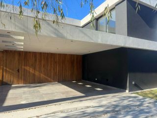 Foto 3 de Alquiler Anual Casa a La Laguna en San Benito Villanueva Tigre