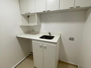 Foto 10 de Oficina Sagrada Familia - Sin Expensas - 50Mts2 Aprox -Estacionamiento P/2 Vehículos-Alquiler
