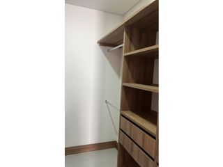 Foto 9 de APARTAMENTO CON VISTA AL VALLE Y A LOS FARALLONES PARA ESTRENAR