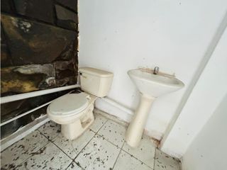 Foto 9 de Guayaquil Urdesa, Local Comercial  en Renta, 15m2, 1 Ambiente