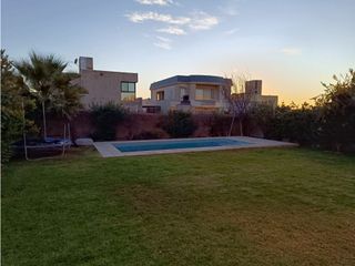 Foto 18 de Rodriguez Damonte Alquila Casa con Piscina en Barrio La Bastilla