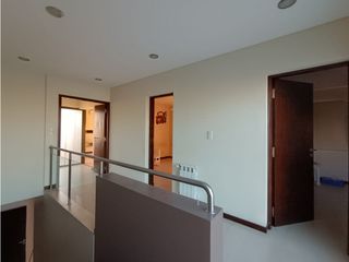 Foto 8 de Rodriguez Damonte Alquila Casa con Piscina en Barrio La Bastilla