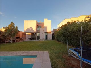 Foto 17 de Rodriguez Damonte Alquila Casa con Piscina en Barrio La Bastilla