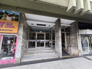 Foto 2 de VENTA DEPARTAMENTO 3 AMBIENTES MONTE CASTRO BALCON
