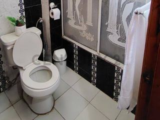 Foto 19 de Amplia Casa en venta en Chone con locales y villa extra para alquiler