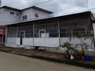 Foto 24 de Amplia Casa en venta en Chone con locales y villa extra para alquiler