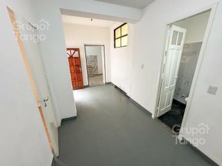 Foto 10 de Venta Departamento 2 Ambientes Almagro Sur Planta Baja Patio