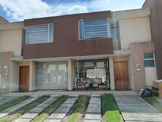 Foto 1 de Renta casa de 4 dormitorios, 182 m2 en La Armenia