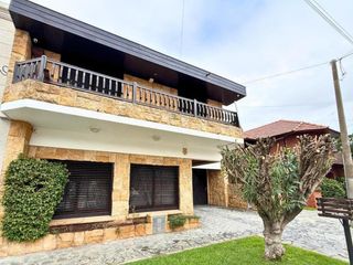 Foto 1 de Casa en venta - 3 Dormitorios 3 Baños - Mar del Plata