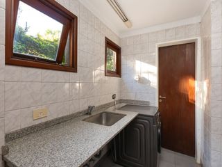 Foto 45 de Casa 7 ambientes alquiler Belgrano R jardín pileta