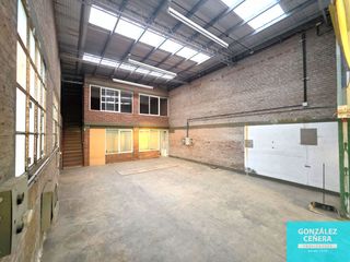 Foto 15 de Galpón en alquiler de 380m2 ubicado en Villa Mitre