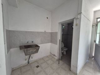 Foto 23 de Venta de Casa, salón comercial, galpón y 2 dptos,