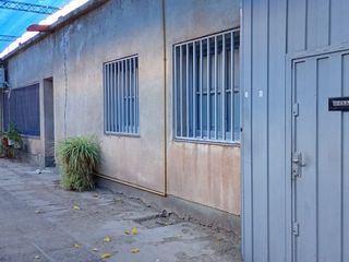 Foto 12 de Venta de Casa, salón comercial, galpón y 2 dptos,