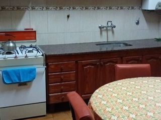 Foto 4 de Venta de Casa, salón comercial, galpón y 2 dptos,